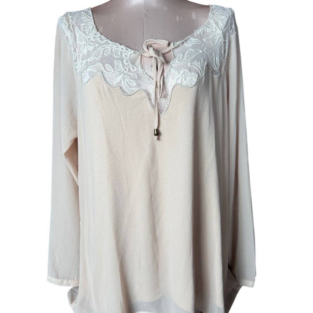 BKE Red Women's Large Cream Lace Long Sleeve Blouse